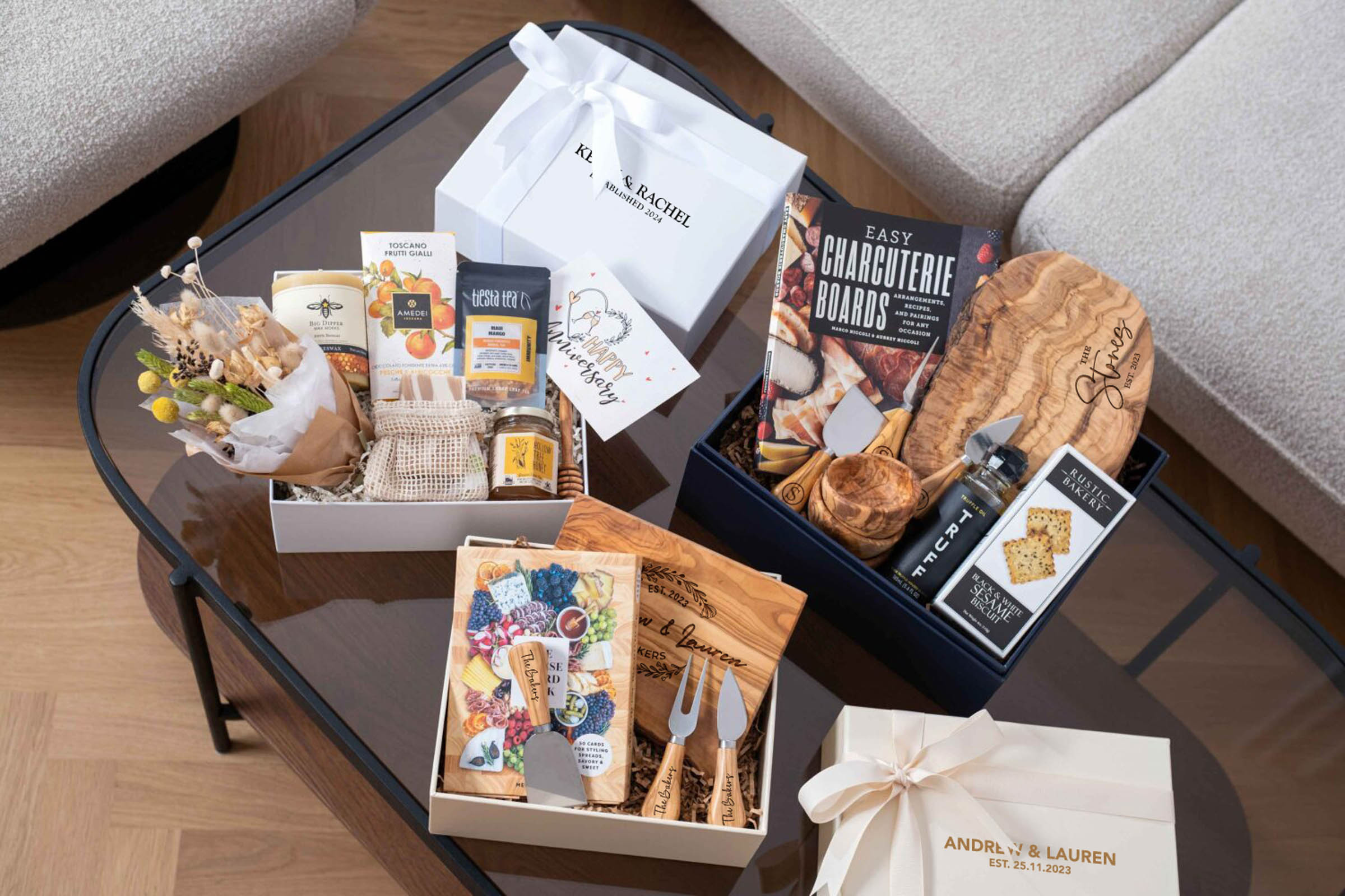 Corporate gift boxes for employee gifts